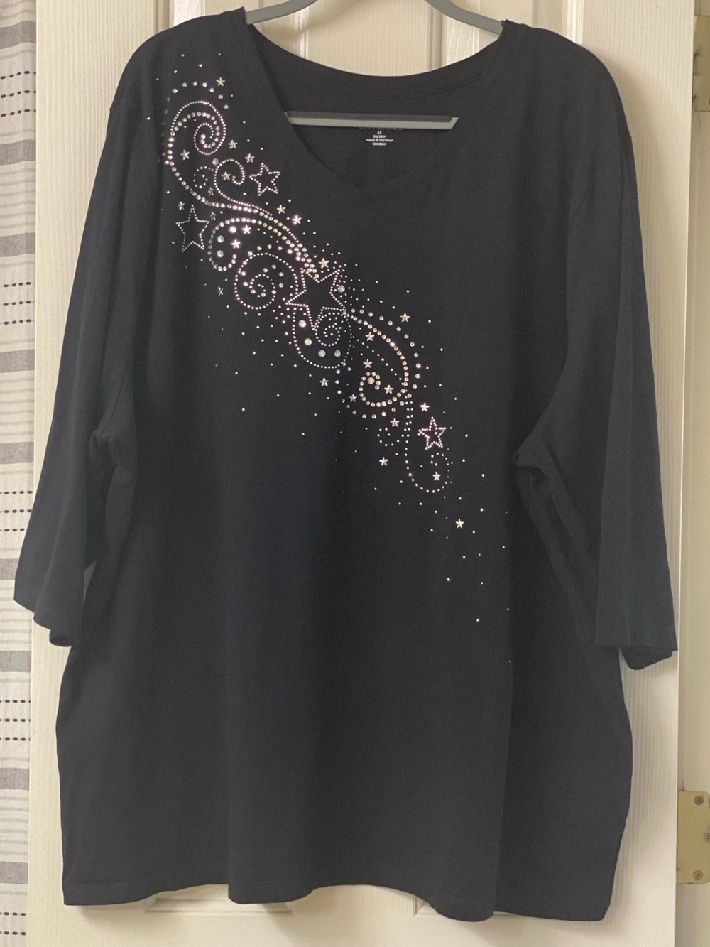 Liz & Me For Catherines Black 3/4 Sleeve V-Neck Top with Star Embellishment